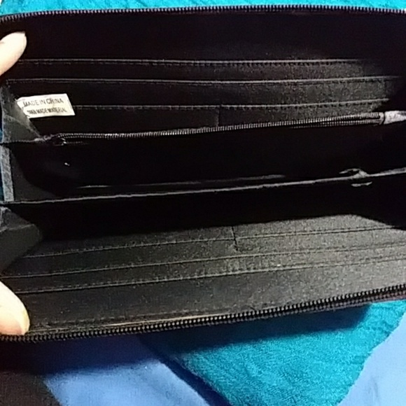 💟So gorgeous Magazine Print Wallet! - Picture 5 of 7